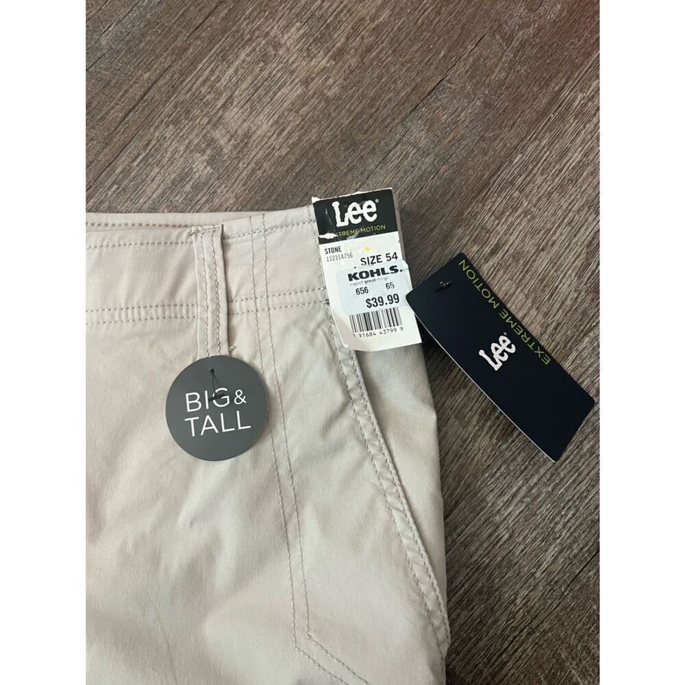 Lee Big & Tall Extreme Motion Crossroad Relaxed-Fit Cargo Shorts- Size 54 - Picture 4 of 6